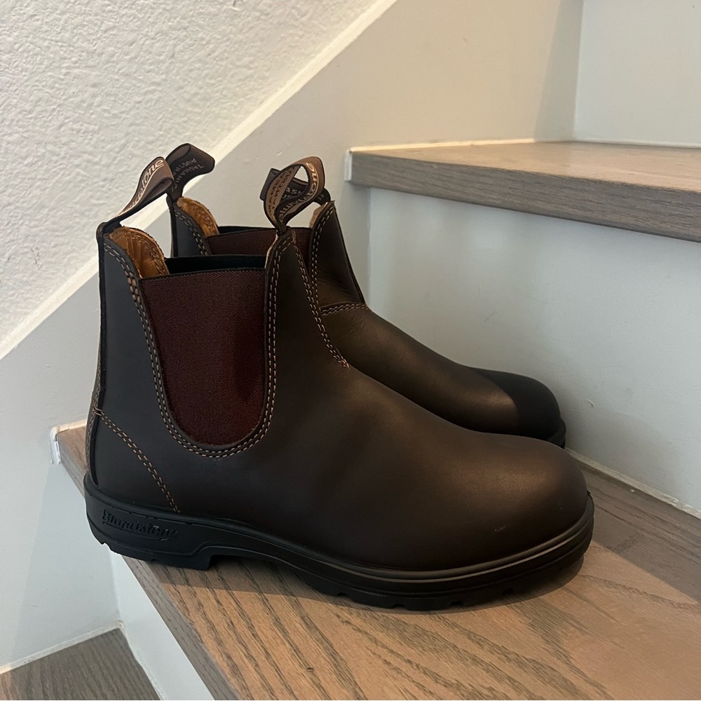 Blundstone Brown Chelsea Ankle Boots with Elastic